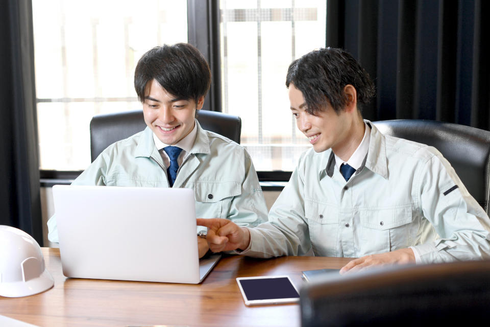 勤怠管理システム　勤次郎